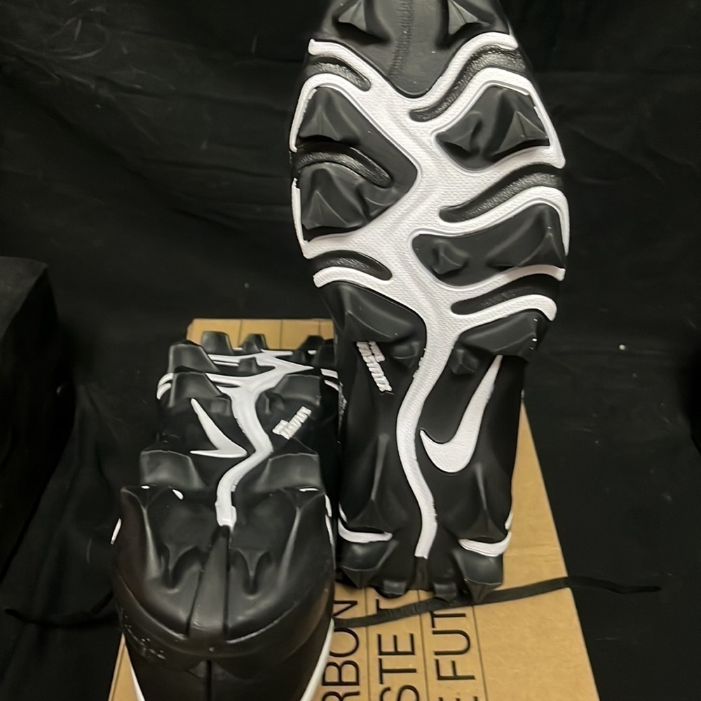 NIKE- Hyperdiamond 4 Keystone Softball cleats. NWT - Picture 6 of 9